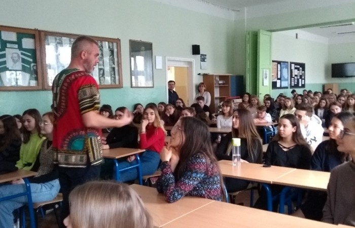 IMG_20200302_130542493_BURST000_COVER_TOP