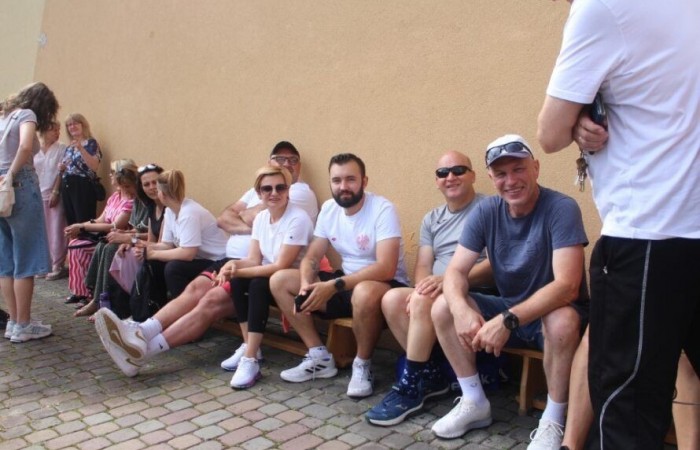 2cb83b19-bfbd-4de4-8039-af076296eead